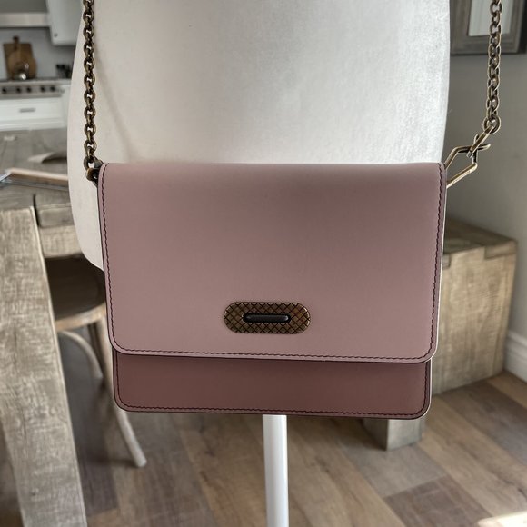 NWT Bottega Veneta leather clutch with chain - Authentic - Picture 3 of 16